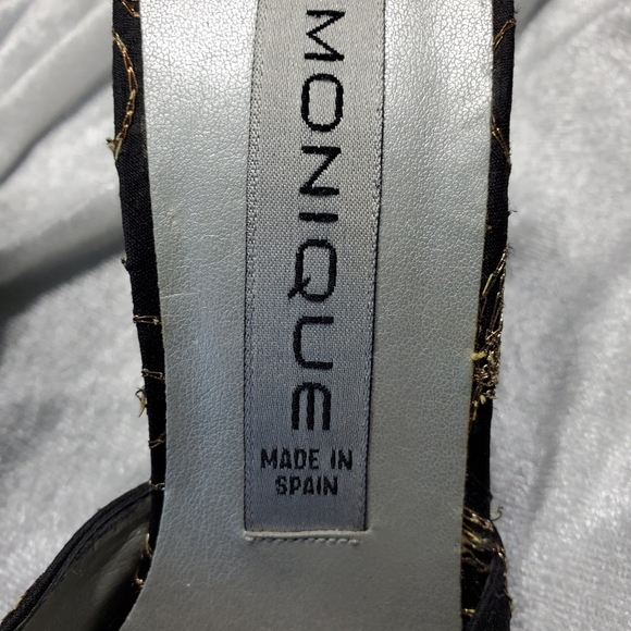 Heels - Picture 3 of 4